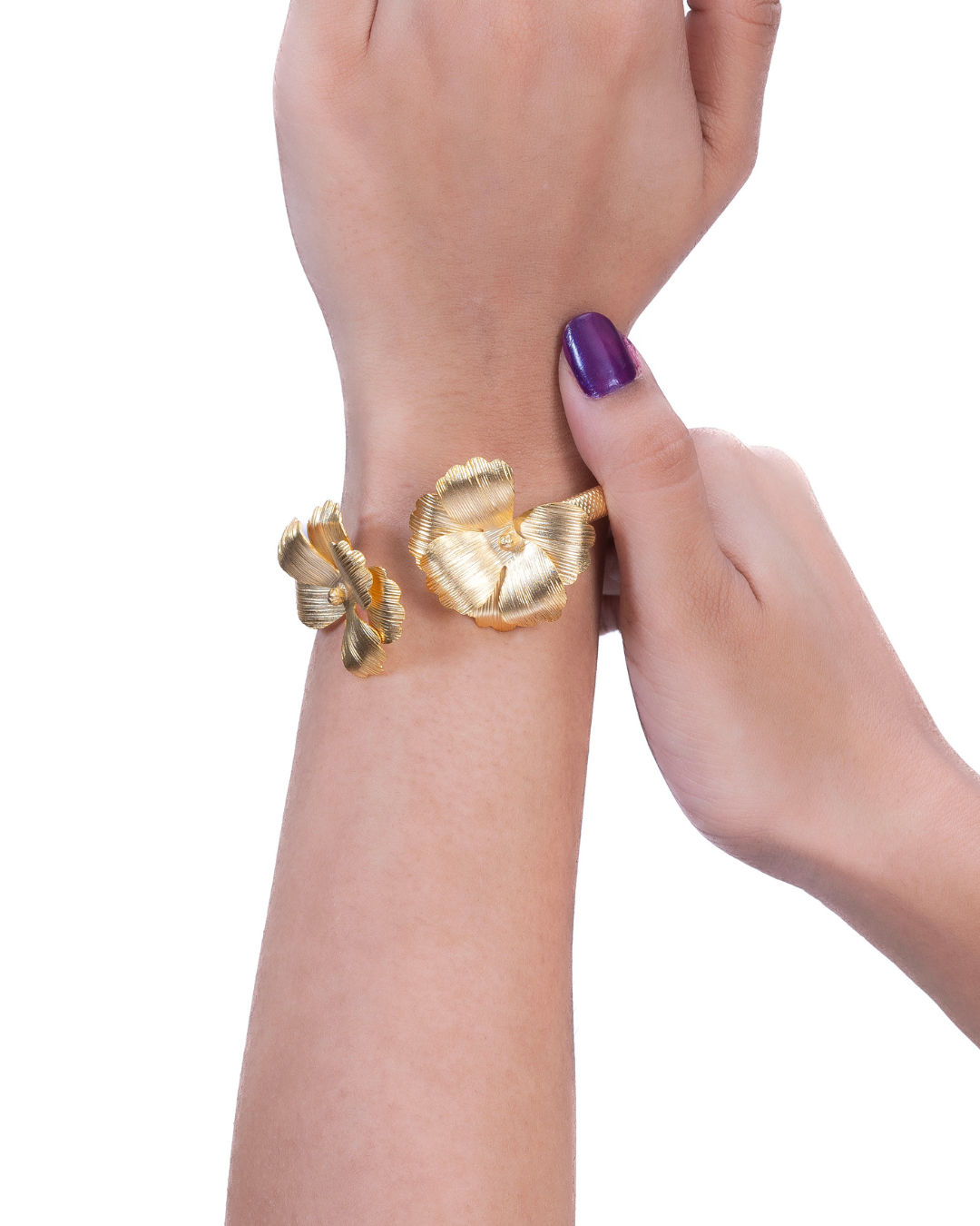 Golden Blossom Cuff – Luxurious 18K Gold-Plated Floral Cuff Bracelet | Siiri Designer Jewelry