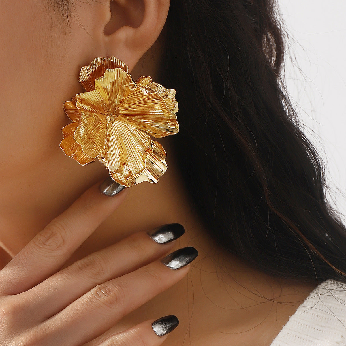 Three-dimensional Flower Stud Earrings