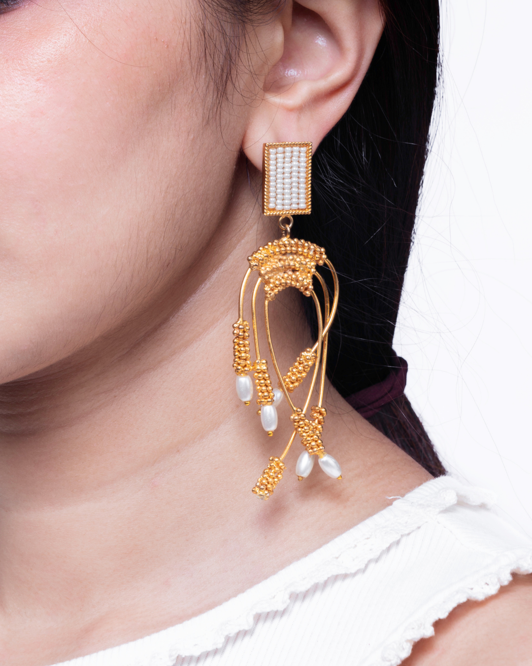 Golden Pearl Arch Earrings – Elegant 18K Gold-Plated Pearl Earrings | Siiri Luxury Designer Jewelry